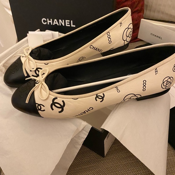 Chanel white ballerina flats - Picture 2 of 14